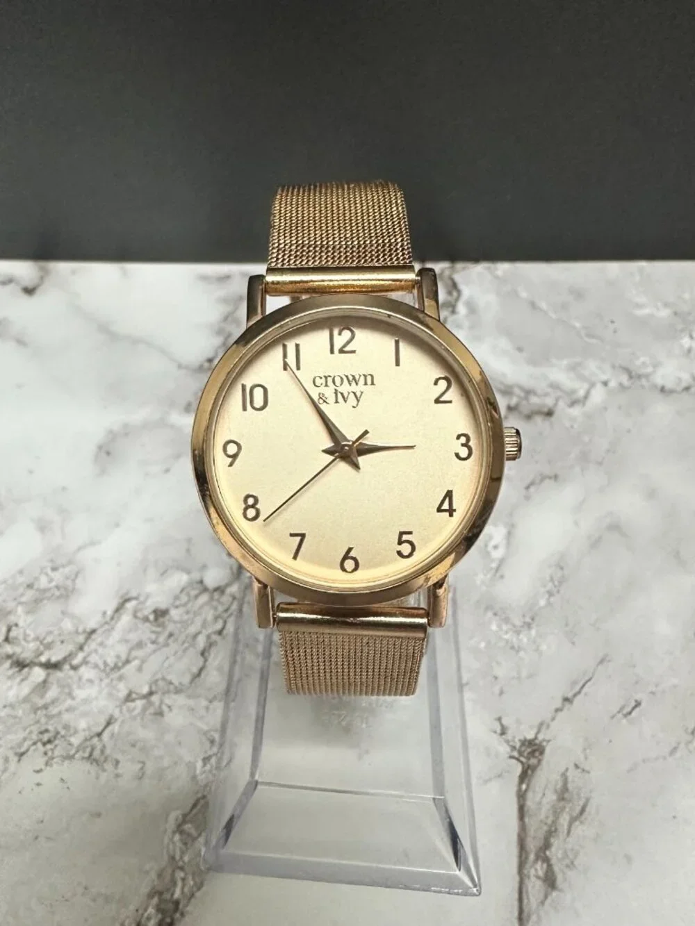 crown & ivy this watch